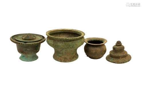 FOUR INDONESIAN BRONZE CONTAINERS the larger 9,5 x…