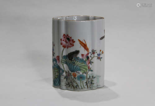 A CHINESE FAMILLE ROSE LOTUS PAINTED PORCELAIN BRUSH POT