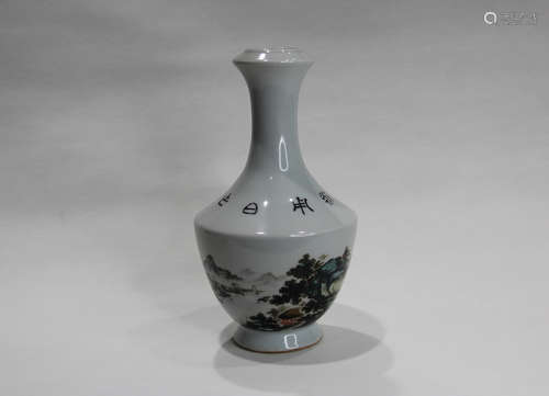 A CHINESE FAMILLE ROSE LANSCAPE PORCELAIN GARLIC BOTTLE