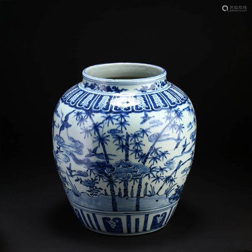 A CHINESE BLUE AND WHITE PORCELAIN J…