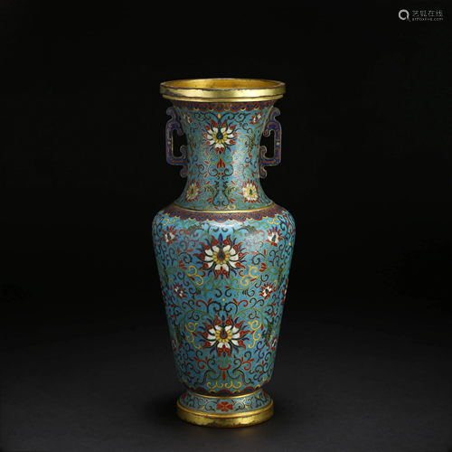 A CHINESE DOUBLE EARS CLOISONNE VASE