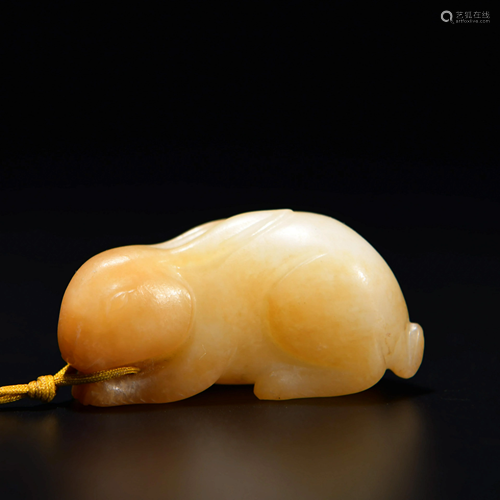 A CHINESE JADE RIBBIT ORNAMENT