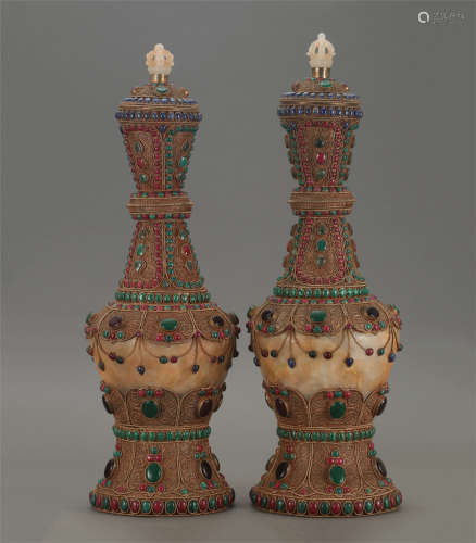 A PAIR OF CHINESE GLIT BRONZE GEM STONE INLAID VASE