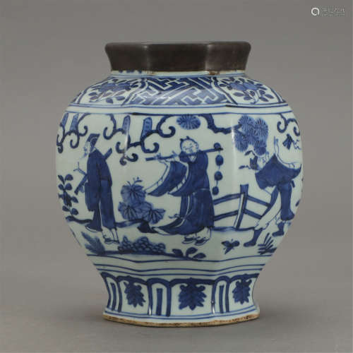 CHINESE BLUE AND WHITE PORCELAIN FIGURE JAR