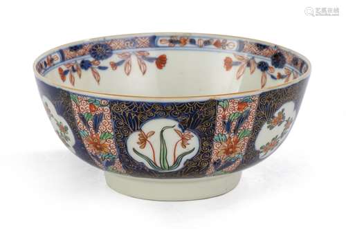 Bol en porcelaine de Chine à décor Imari à l'intérieur, extérieur à décor en [...]