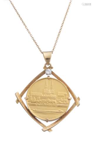 Chaîne en or .750 avec pendentif en or jaune .750 avec une médaille commémorative [...]