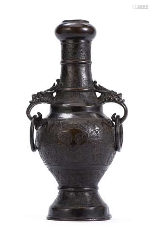 Vase en bronze de Chine d'époque Yuan à décor en registres horizontaux de masques [...]