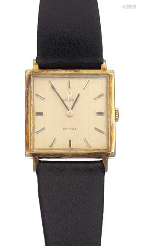 Omega de Ville, montre-bracelet plaqué or à cadran carré jaune et index doré, [...]