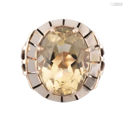 Bague en or rose .585 avec une citrine de taille ovale pour environ 9ct. T. 53 Poids [...]