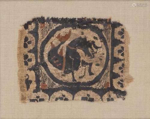 Tissu copte, bande décorative de vêtement représentant un cheval à queue de [...]