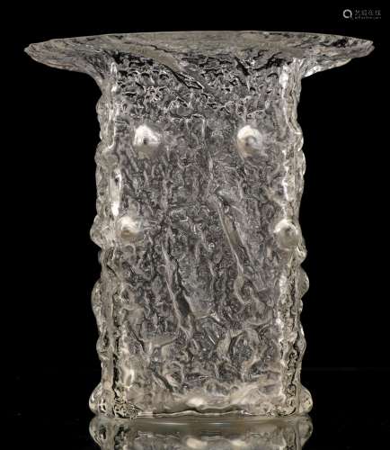 TIMO SARPANEVA (1926-2006), vase en verre texturé et bullé à large col [...]