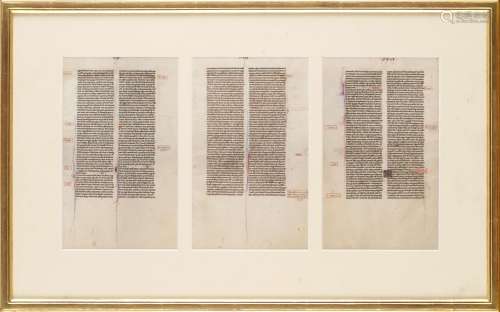 Trois pages manuscrites sur vélin en latin avec lettrines en bleu et rouge. Page [...]
