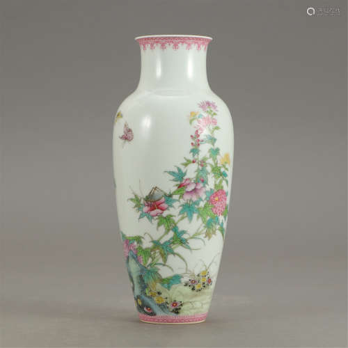 CHINESE FAMILLE ROSE FLOWER AND BUTTERFLY PATTERN VASE