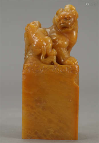 CHINESE TIANHUANG STONE CARVED BEAST AND POEM SEAL