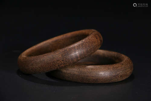 A Pair of Chinese Eaglewood Bracelets