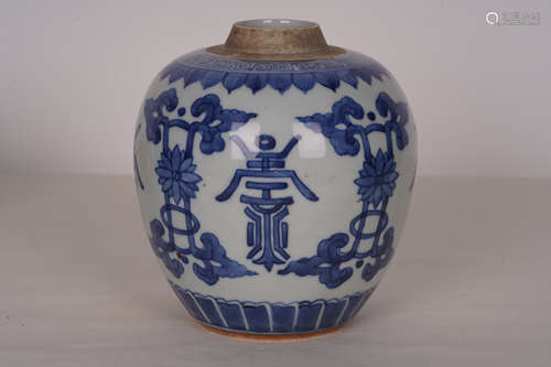 A Chinese Blue and white Floral Porcelain Jar