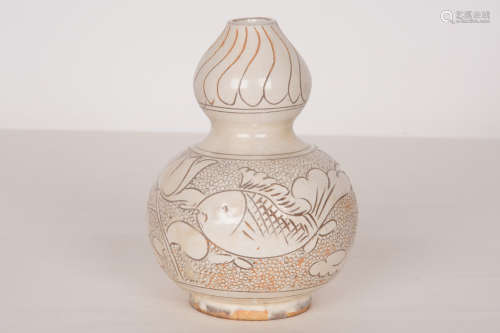 A Chinese Porcelain Gourd-shaped Vase