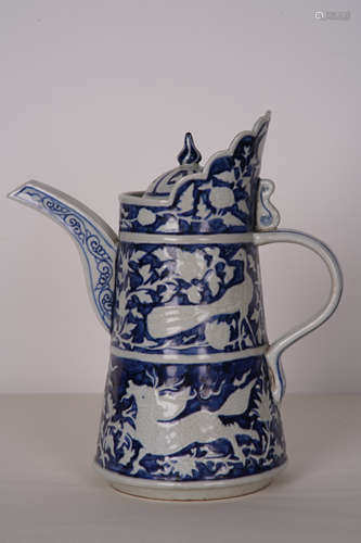 A Chinese Blue and White Floral Porcelain Pot