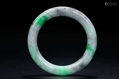 A Chinese Jadeite Bracelet