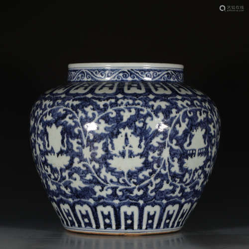 A Chinese Blue and White Floral  Twine Pattern Porcelain Jar