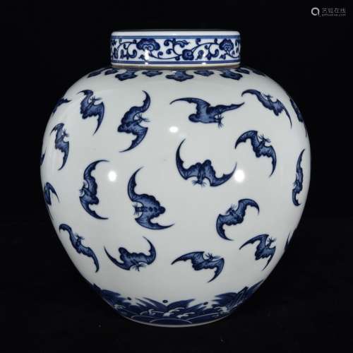 A Chinese Blue and White Floral Porcelain Jar