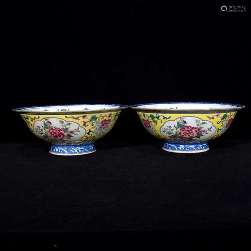 A Chinese Blue and White Famille Rose  Floral Porcelain Bowl