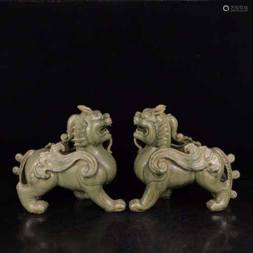 A Chinese Yue Kiln celadon Pixiu Ornaments