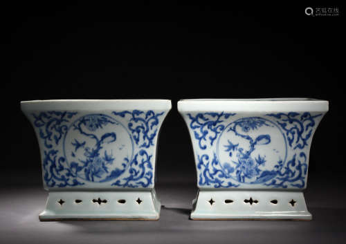 A Pair of Chinese Blue and White Porcelain Square basin