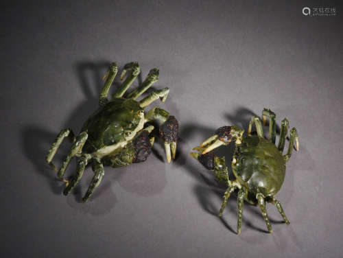 A Pair Of Chinese Porcelain Crabs Ornament