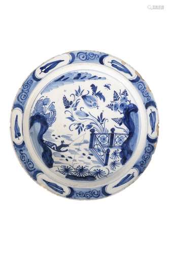 LARGE ENGLISH BLUE AND WHITE DELFT CHARGER, 18TH CENTURY