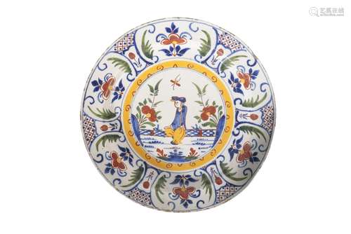 ENGLISH POLYCHROME DELFT DISH, 18TH CENTURY