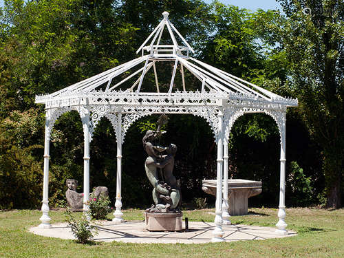 Großer Eisenpavillion im viktorianischen Stil Höhe: 450 cm. Italien. Fünf gusseiserne und eine