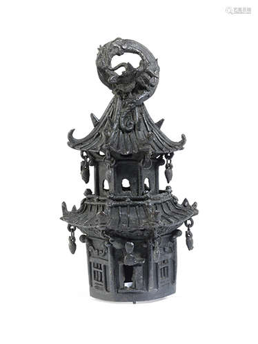 Bronze gegossener chinesischer Pagodenturm Höhe: 21,5 cm. Zweigeschossig, sechskantig, der