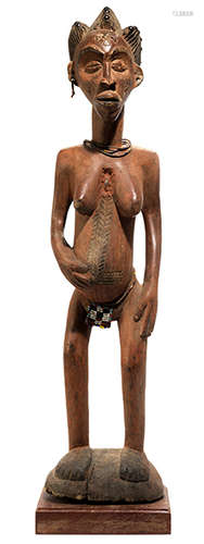 Chowke-Figur Höhe: 91 cm. Höhe mit Sockel: 96 cm. Angola/ Demokratische Republik Kongo.