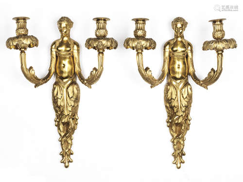 Paar Wandappliken Höhe: 40,5 cm. Wohl Frankreich. Bronze, gegossen, vergoldet. Figürliches Wandstück