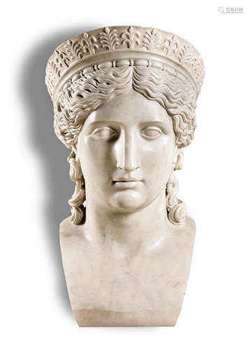 Allegorischer Marmorkopf 86 x 48 x 48 cm. Italien. In feinem Carrara-Marmor gearbeiteter, weiblicher