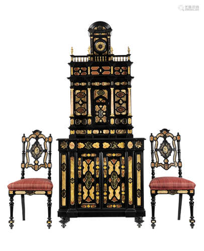 Pietra dura-Kabinettschrank mit zwei Stühlen Höhe des Schranks: 208 cm. Breite: 88,5 cm. Tiefe: 47
