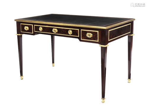 Bureau Plat 75,5 x 118,5 x 66,5 cm. Signatur: 