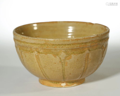 A BROWN GLAZED BOWL