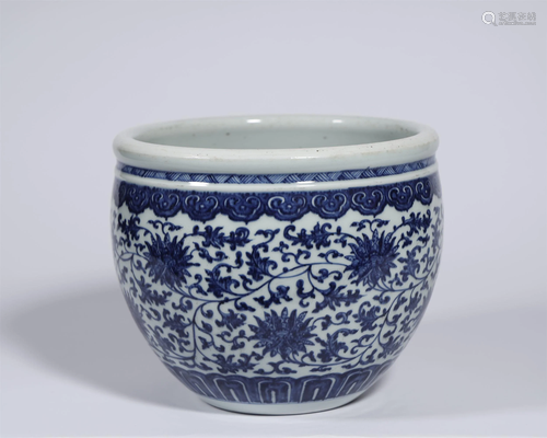 A BLUE/WHITE PLANTER, LOTUS PATTERN