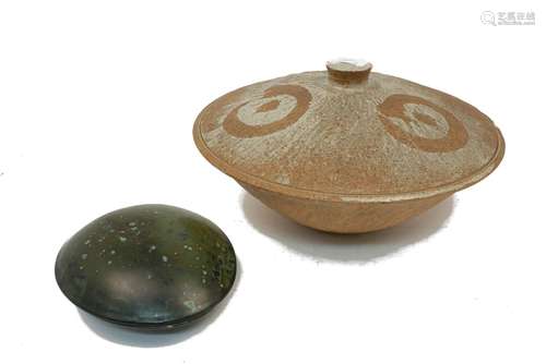 Studio Pottery (Japanese), a lidded box 20th Century, signed to base and old exhibition or