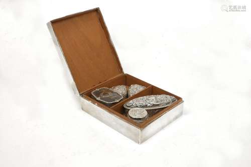 A wood-lined silver jewellery box, London, c.1927, the lid decorated with scene of Le Serment d'