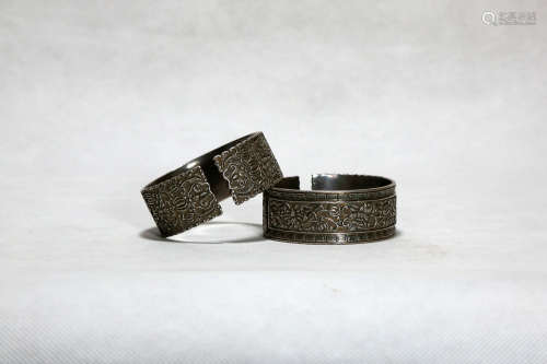 Chinese Pair Of Qing Dynasty Silver Bracelets