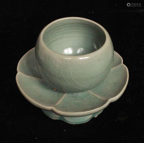 Chinese Koryo Porcelain Lamp Holder