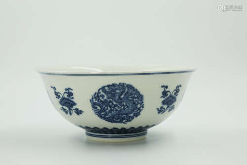 Chinese Qing Dynasty Qianlong Period Flower Pattern Bowl