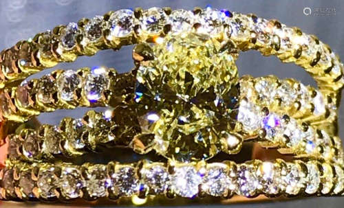 A 18K GOLD&YELLOW DIAMOND RING