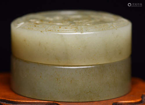 A HETIAN JADE CARVED BOX