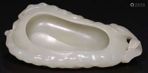 A HETIAN JADE CARVED BRUSH WASHER