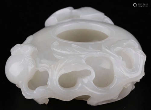 A HETIAN JADE CARVED AUSPICIOUS PATTERN BRUSH WASHER