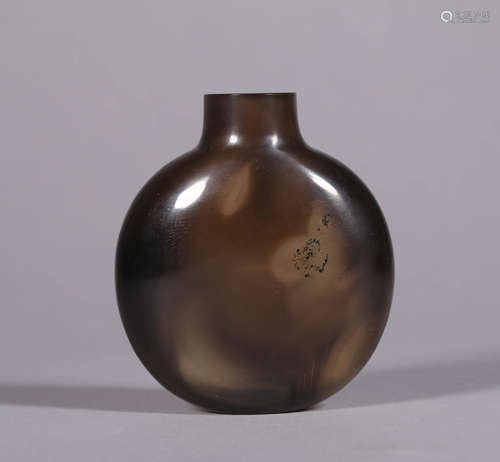 A CHINESE VINTAGE AGATE SNUFF BOTTLE